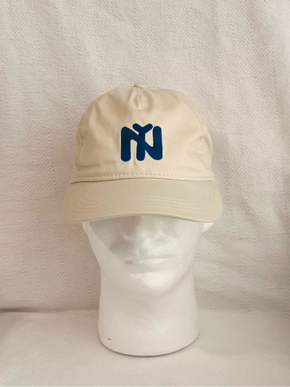 Ainé Leon DoreCream Snapback Cap with Subtle Gold Logo Tag - Picture 6 of 9